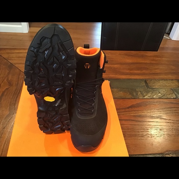 Shoes - Picture 5 of 6